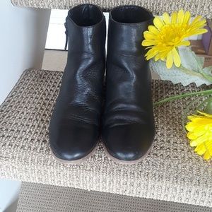 Crown  Vintage Ankle boots size 8